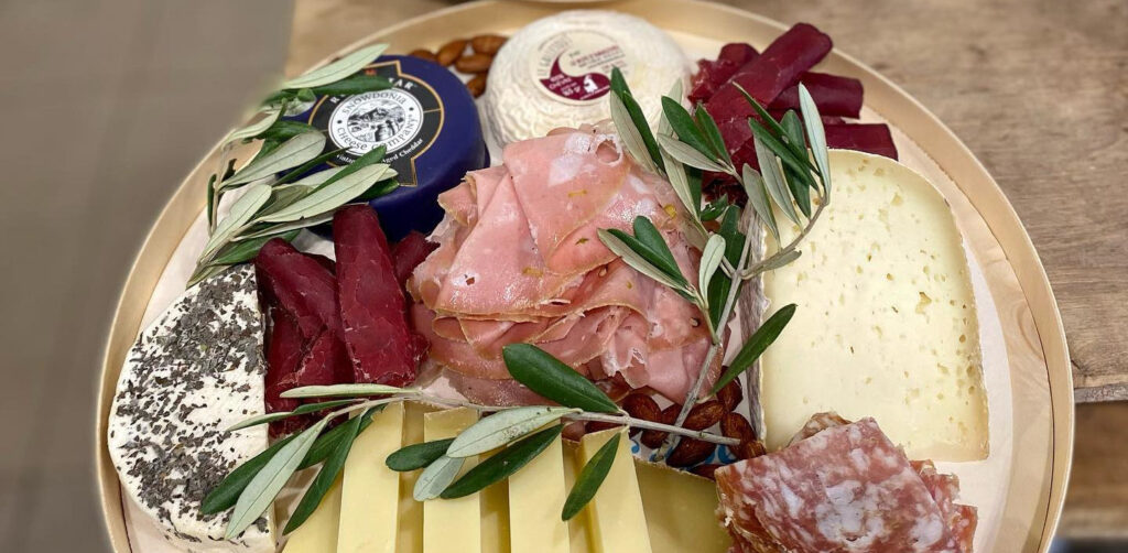 plateau apéro fromage charcuterie