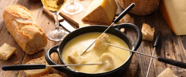 Fondue préparation fromages